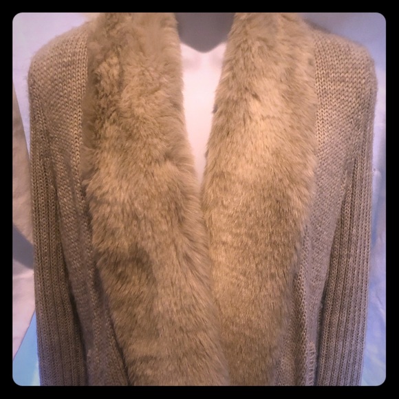 Ella Moss fur shawl collar sweater - Picture 1 of 8